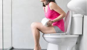 Đi tiểu ra mủ trắng ở nữ giới: Dấu hiệu điển hình bệnh lậu